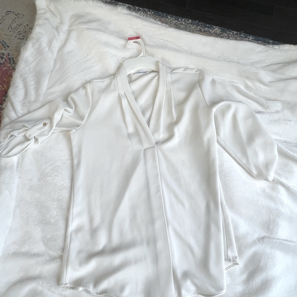 Calvin Klein cream 3/4 sleeve blouse - never worn xs
